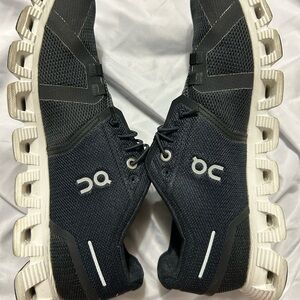 On cloud 5 running shoes